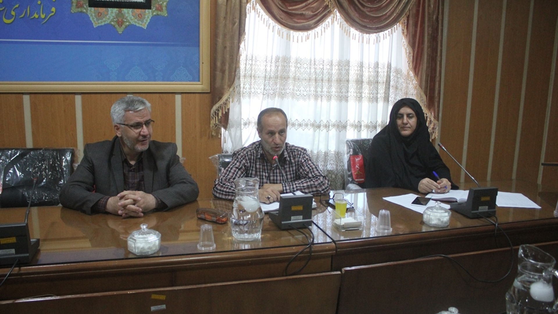 نشست هم اندیشی مدیران عامل سازمان های مردم نهاد شهرستان خمین برگزار شد