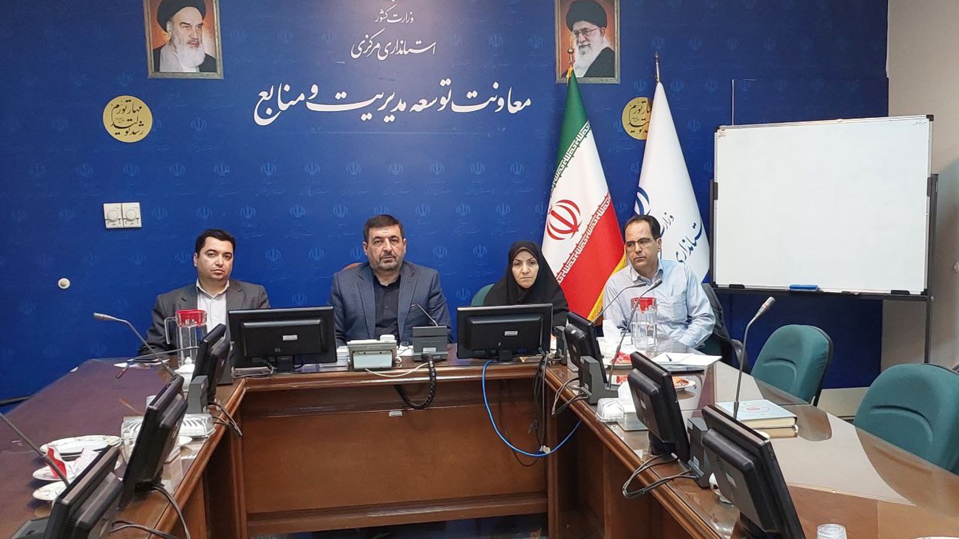 جلسه هم اندیشی مدیران کل دفاتر برنامه ریزی،بودجه و تحول اداری به اتفاق معاون و کارشناسان آموزش استانداری های سراسر کشور برگزار شد.