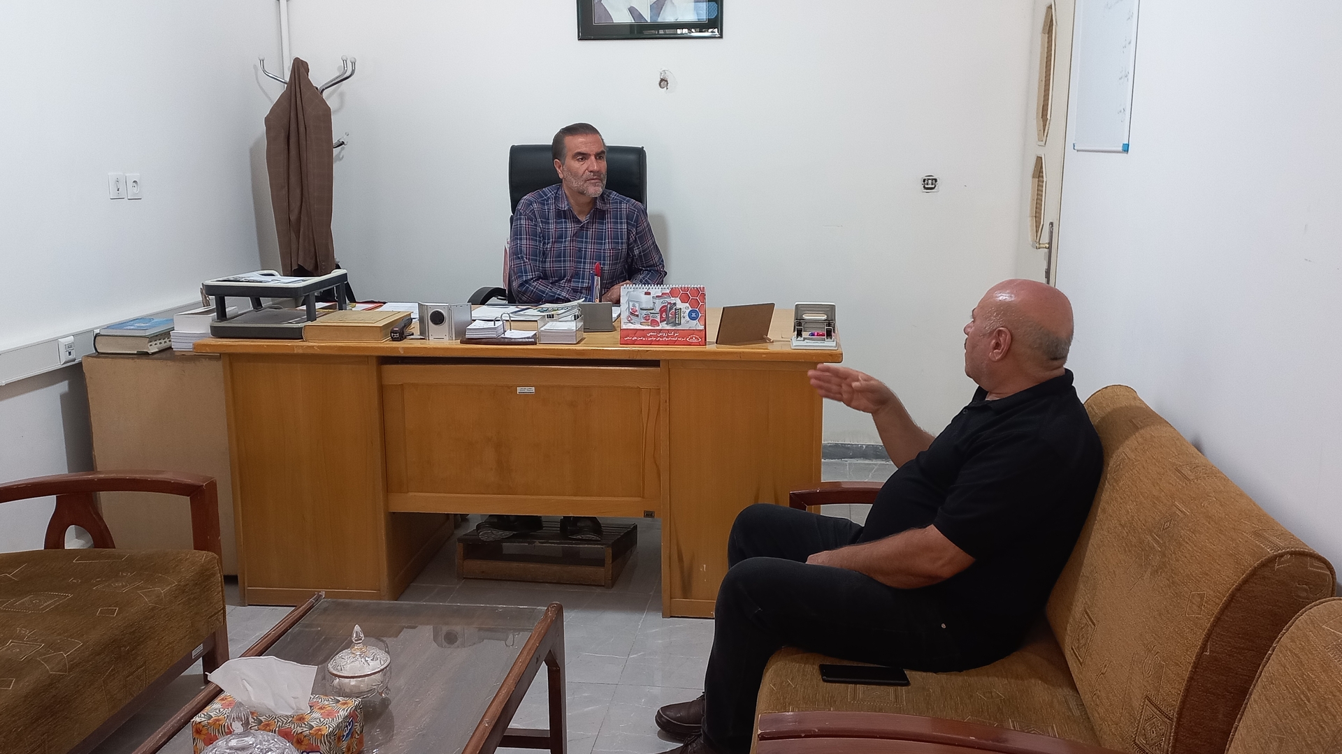 دیدار آقای جلالی دهیار روستای اسماعیل آباد کوچکلو با جناب آقای شالیان مقدم بخشدار بخش زاویه و پیگیری مشکلات روستای مذکور.