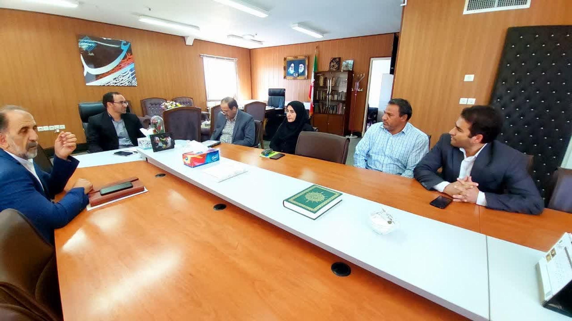 جلسه هماهنگی برگزاری بیست و یکمین جشنواره بین المللی آئینی و سنتی تعزیه کشور به ریاست جواد اتابکی سرپرست فرمانداری شهرستان تفرش و با حضور ایزدی معاونت  اداره کل هنرهای نمایشی، جولایی دبیر بیست و یکمین جشنواره هنرهای نمایشی و آئینی، رونده مسئول امور شهرستان های اداره کل هنرهای نمایشی، محمودی فرد سرپرست مدیرکل ارشاد استان مرکزی و جمعی از مسئولین و انجمن تعزیه شهرستان تفرش در دفتر فرمانداری تشکیل و برگزار شد.