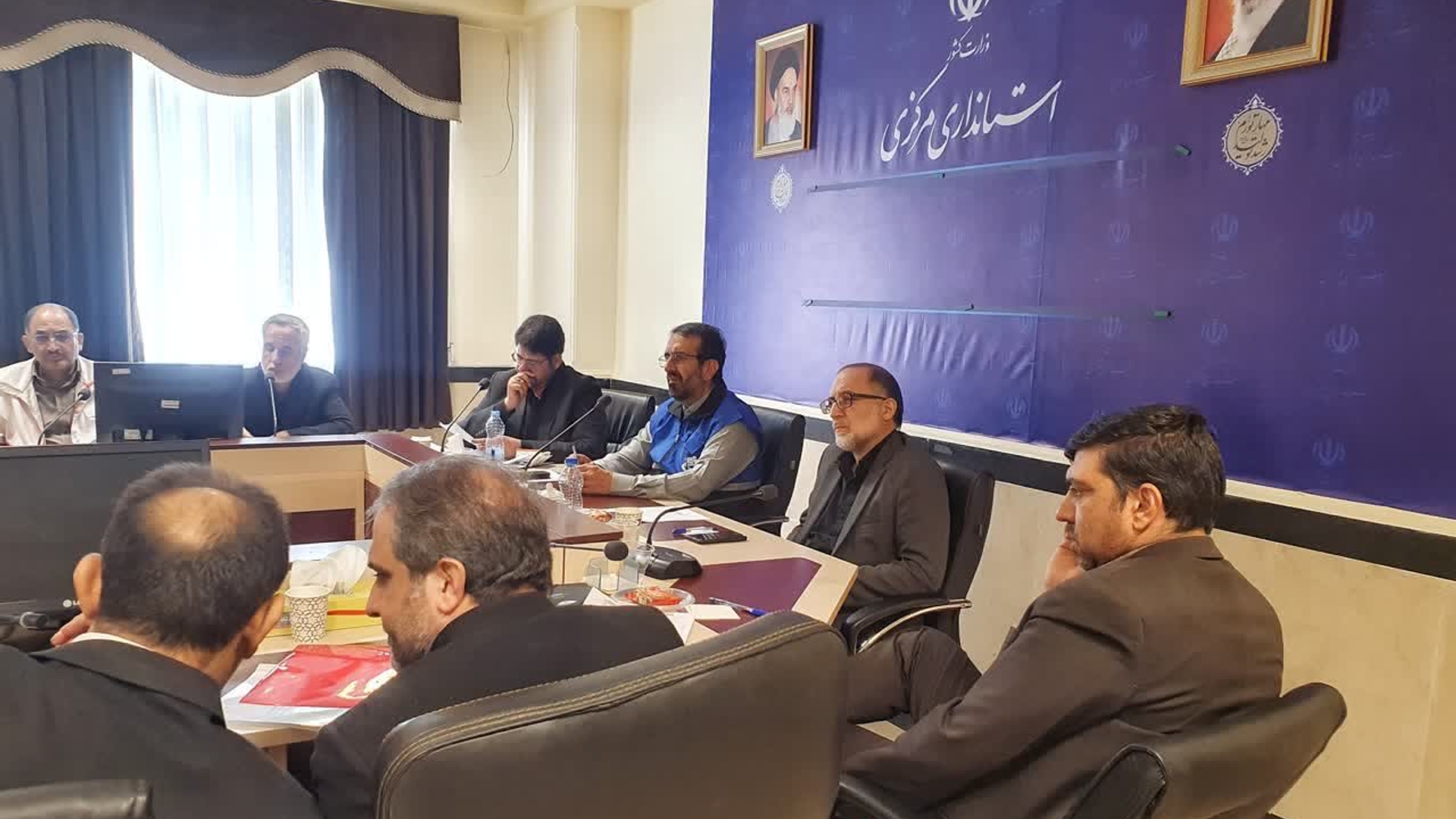 نشست ستاد اربعین استان مرکزی به ریاست معاون سیاسی، امنیتی و اجتماعی استاندار و جانشین ستاد اربعین استان، دکتر سید مجتبی آل یاسین معاون توسعه مدیریت و منابع، فرمانداران و سایر اعضای ستاد برگزار و آخرین وضعیت مواکب استان مورد بررسی قرار گرفت.