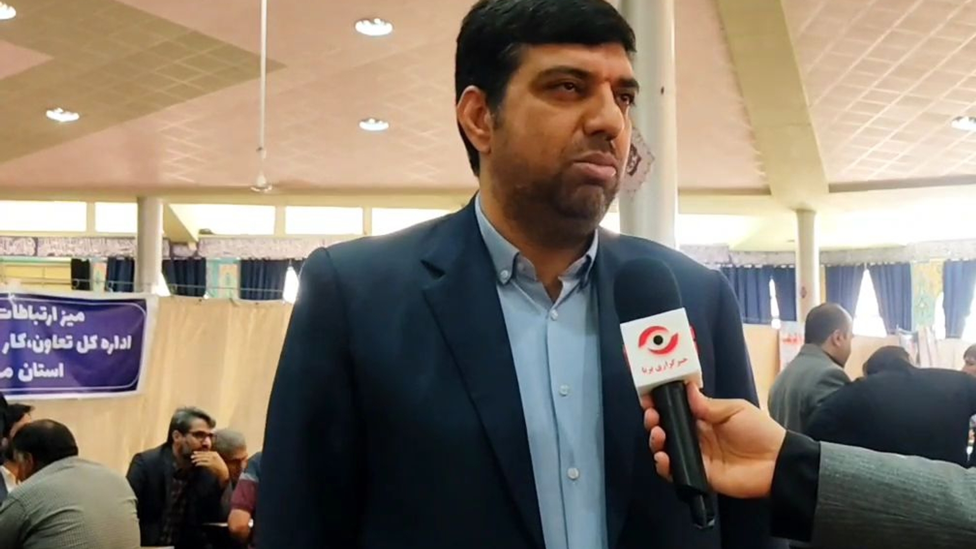 برپایی میزخدمت ارائه خدمات دستگاه های اجرایی به مردم اراک تا دو هفته دیگر در مصلی اراک ادامه دارد .