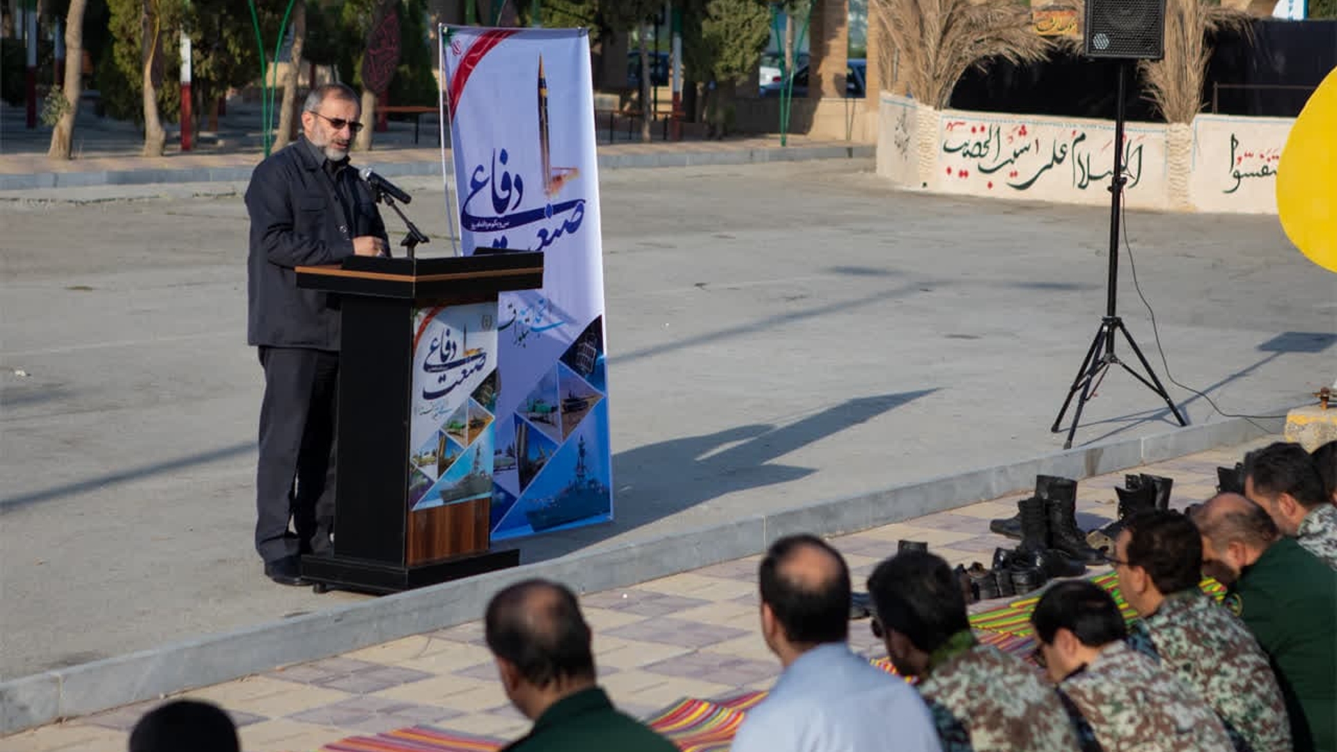 جنگ سخت ادامه دارد و باید قدرت دفاعی کشور را تقویت کنیم