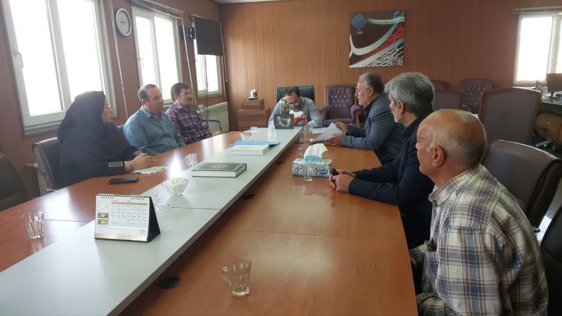 دهیار و تعدادی از اعضای شورای روستای خرازان و همچنین دهیار و تعدادی از اهالی روستای گزاوند با اتابکی سرپرست فرمانداری شهرستان تفرش در دفتر فرمانداری دیدار و گفت‌وگو کردند.