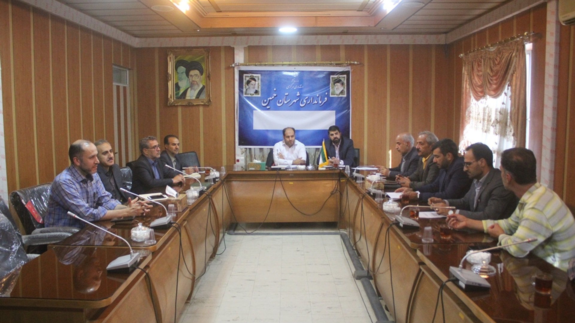 جلسه بررسی مسائل و مشکلات شهرک صنوف مزاحم شهرستان خمین برگزار شد