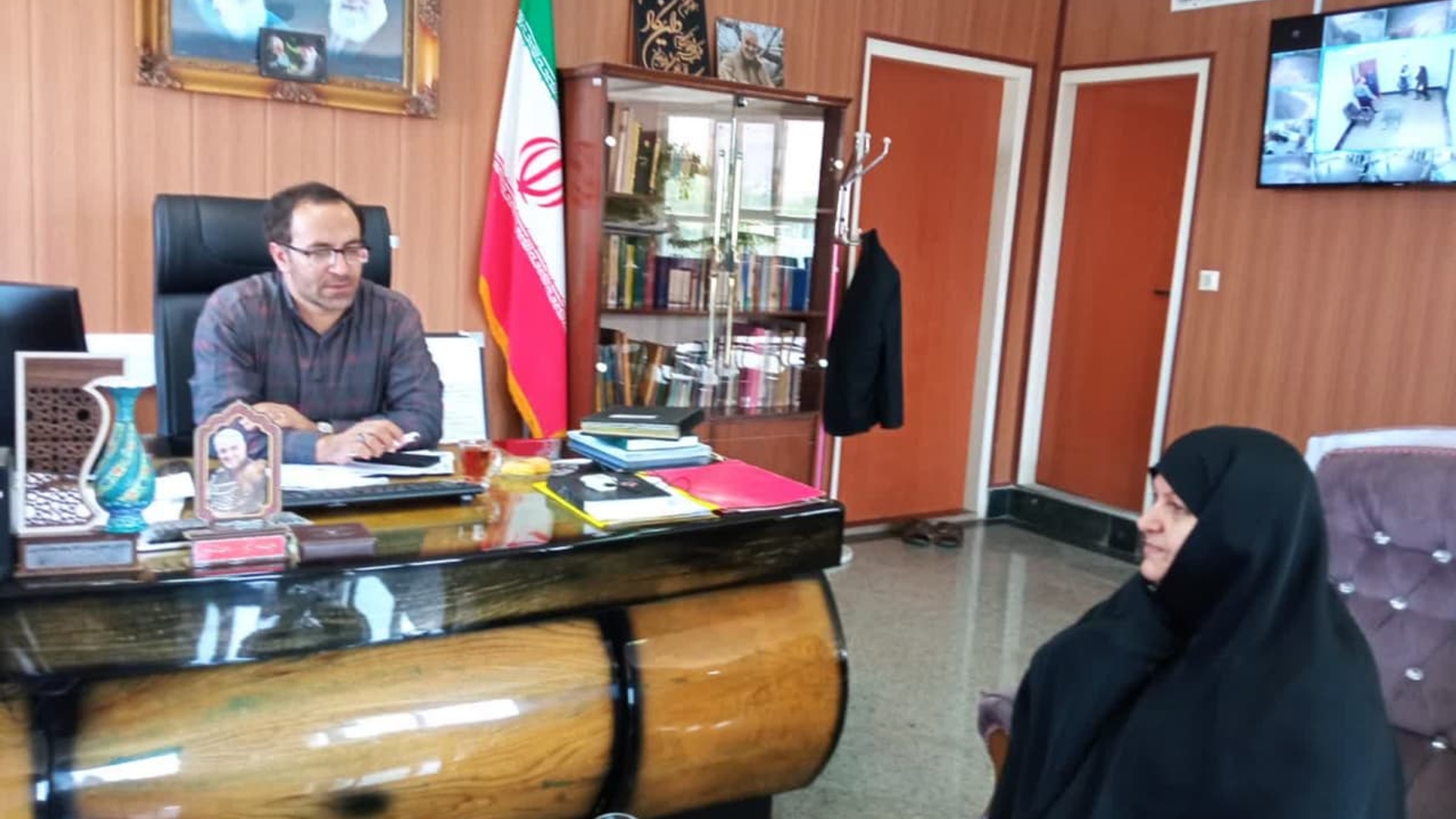 رئیس ستاد توسعه و بازسازی عتبات شهرستان تفرش با جواد اتابکی سرپرست فرمانداری شهرستان تفرش در دفتر فرمانداری دیدار کرد.