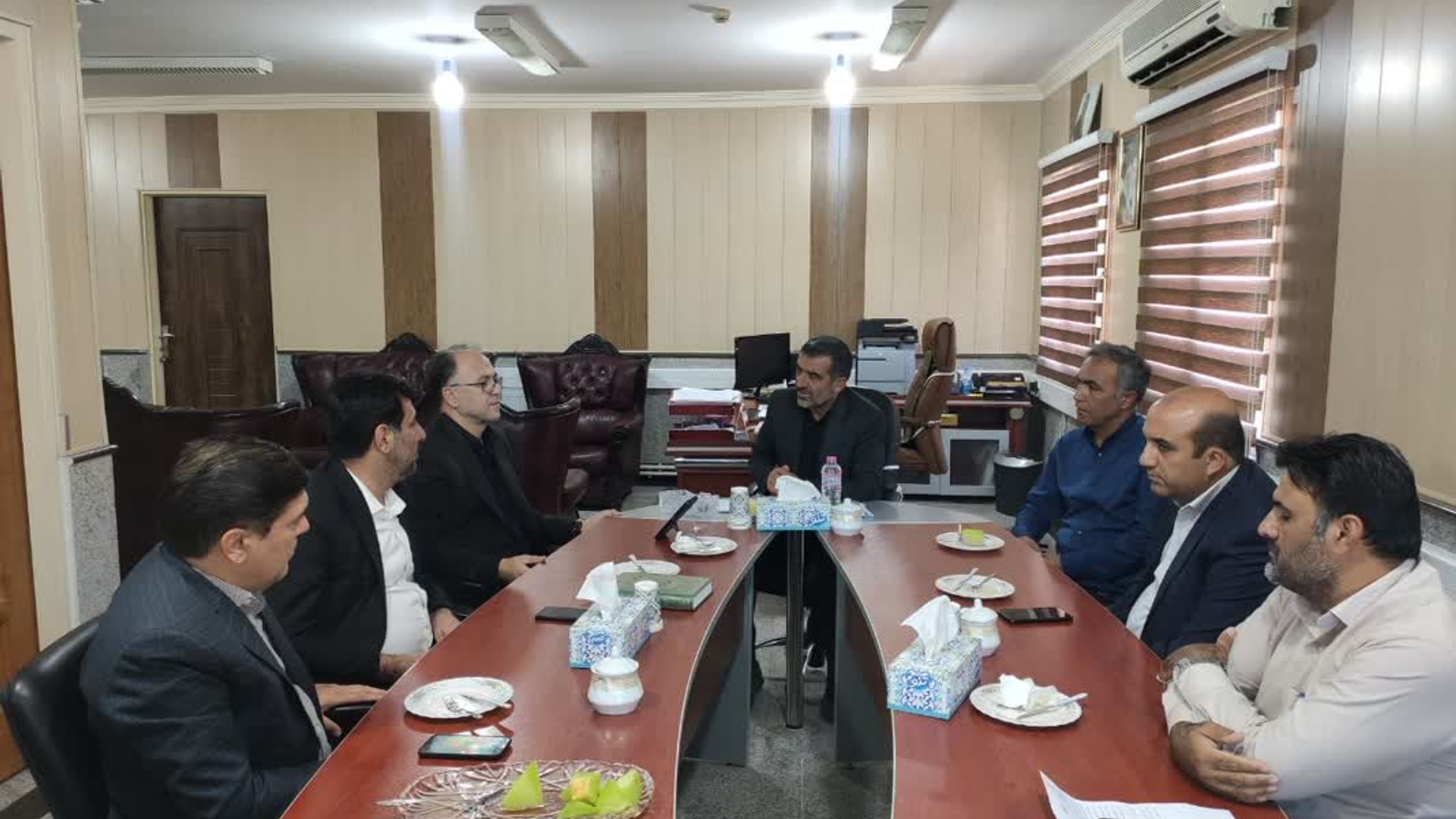 دیدار مدیر کل ثبت اسناد و املاک استان مرکزی با فرماندار