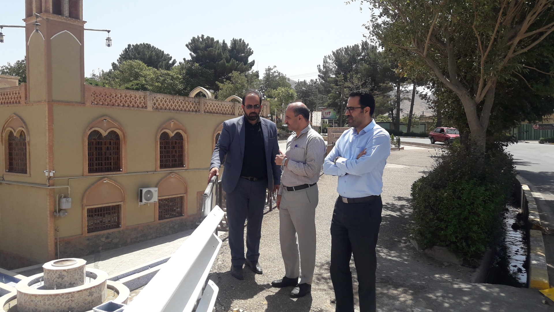 بازدید میدانی از محل احداث مسکن ملّی و بررسی مشکلات شهر نراق