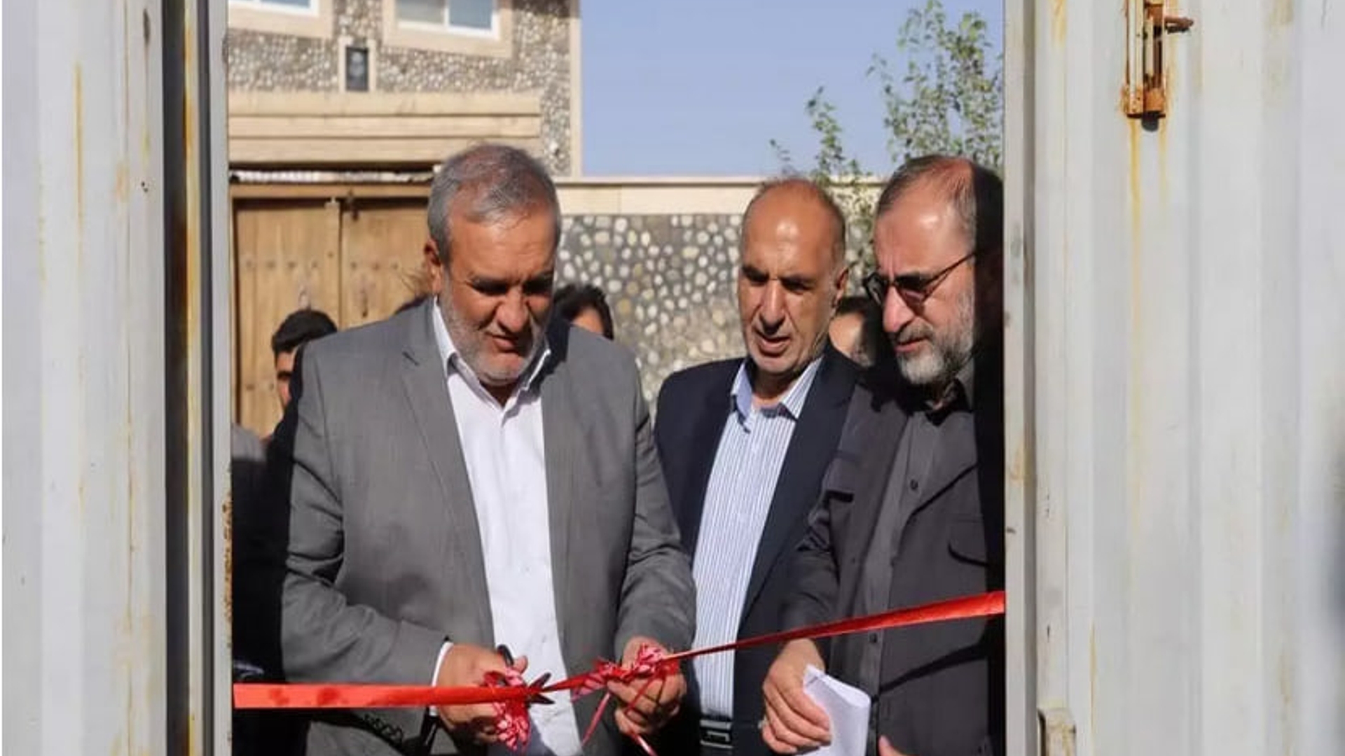 افتتاح و بهره برداری از  53پروژه عمرانی و اقتصادی در شهرستان آشتیان