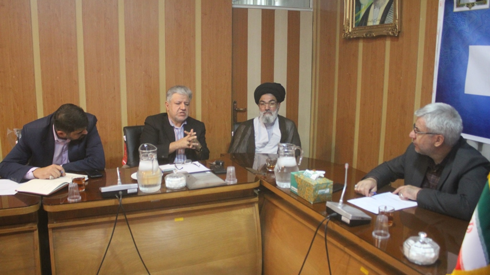 نشست هماهنگی راه اندازی سرای فرهنگ و هنر و صنایع دستی در بیت تاریخی حضرت امام (ره) در خمین برگزار شد