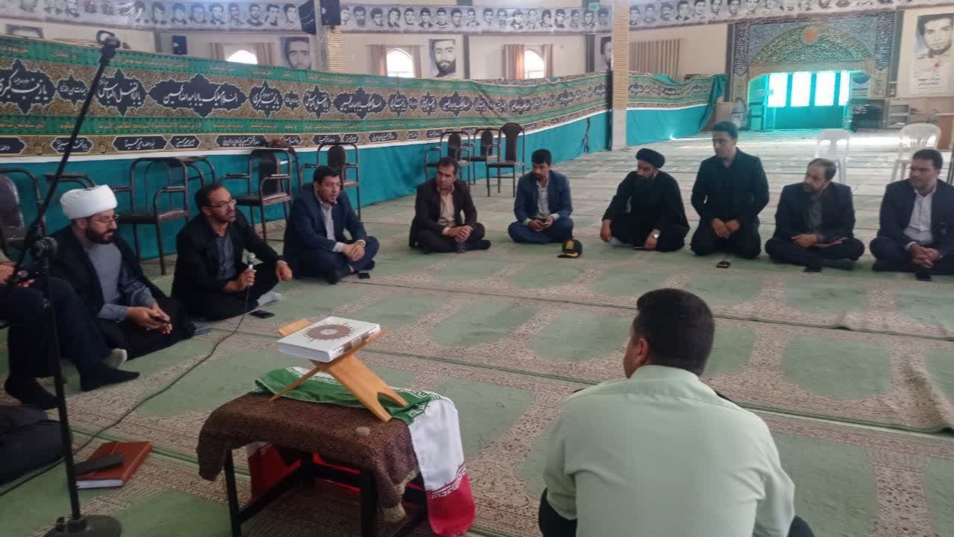 جلسه هماهنگی پیاده روی جاماندگان اربعین حسینی در محل مصلی شهر تفرش برگزار گردید.
در این جلسه در خصوص مسیر همایش از محل مصلی تا امامزاده احمد و ایجاد موکب و... بحث و تبادل نظر گردید.