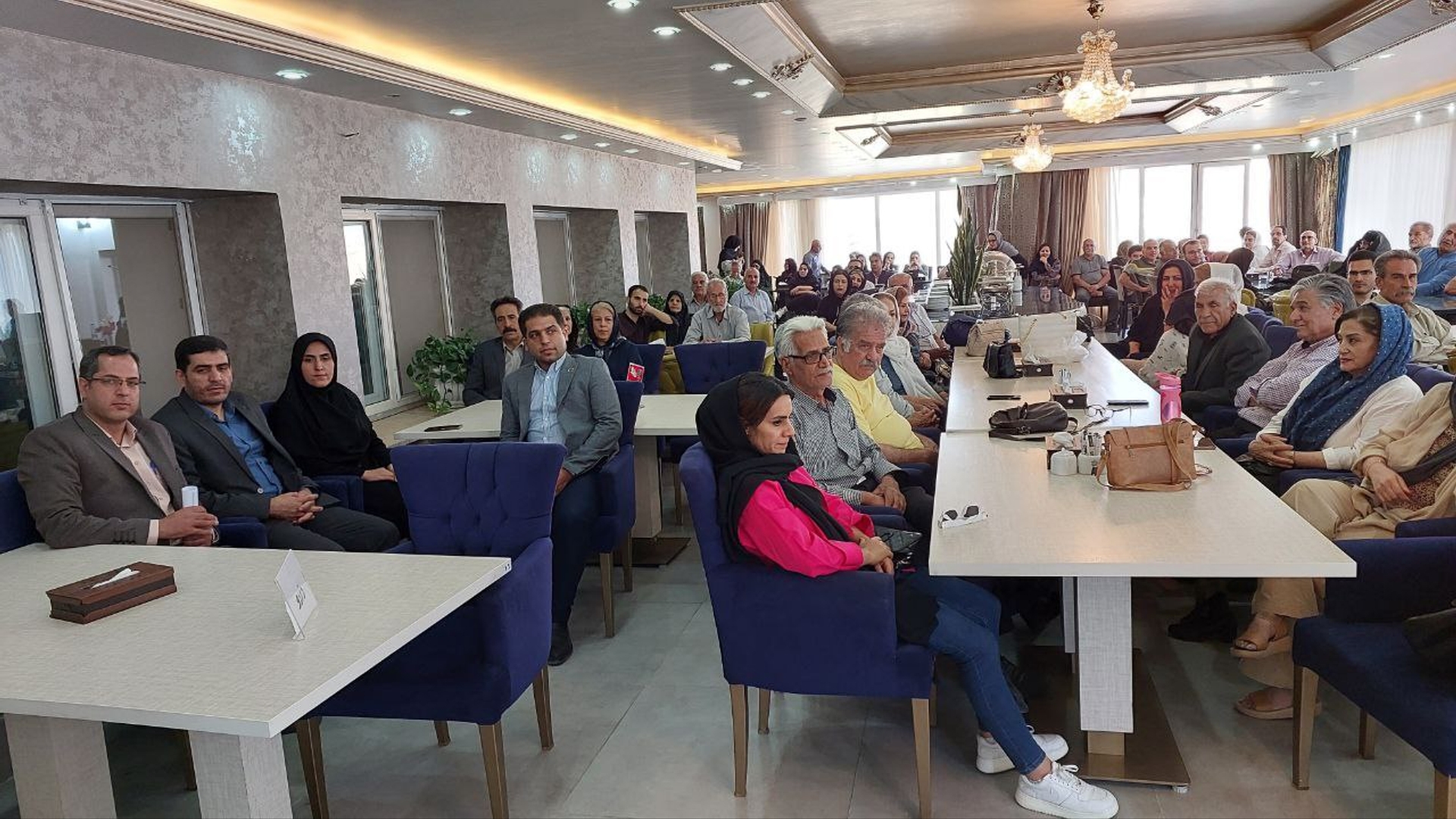 آیین اختتامیه اولین دوره رالی گردشگری خانوادگی استان مرکزی ویژه بازنشستگان در هتل آبگرم برگزار شد.