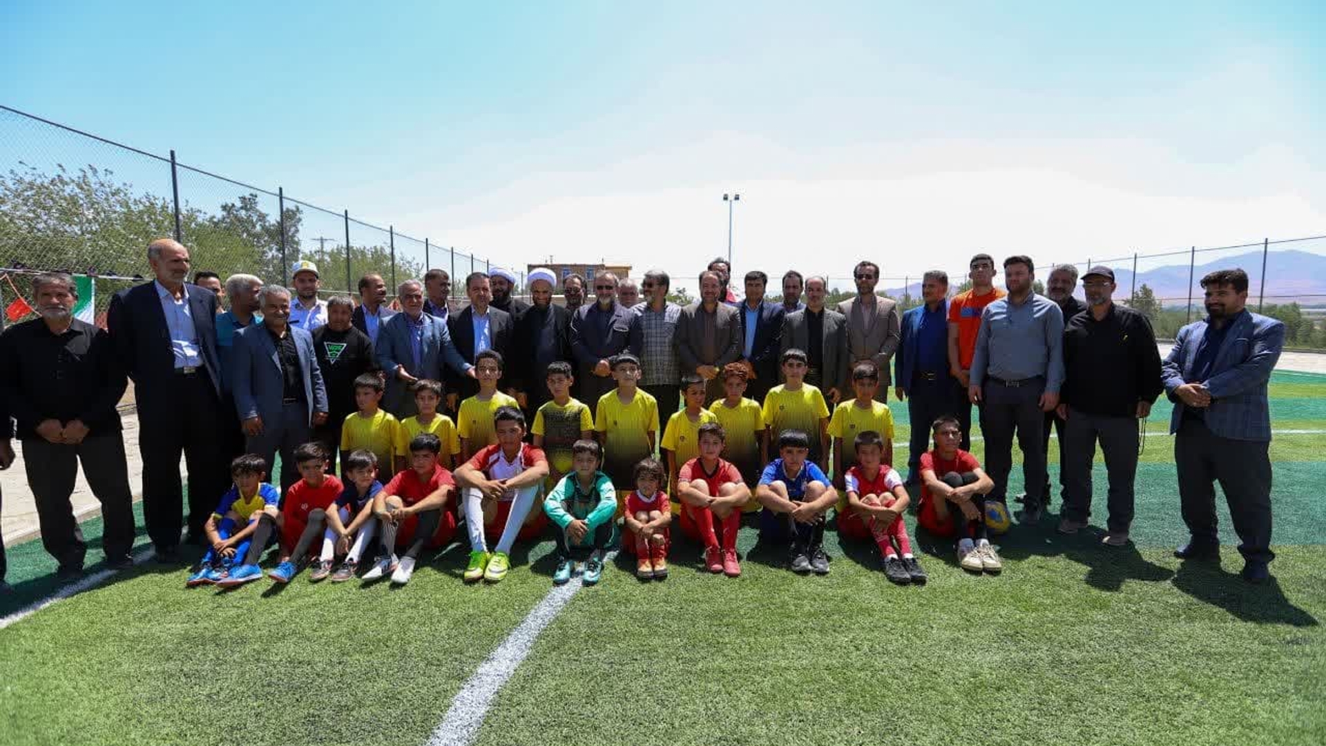 افتتاح و آغاز بهره برداری از فضاهای ورزشی در شهرستان خنداب