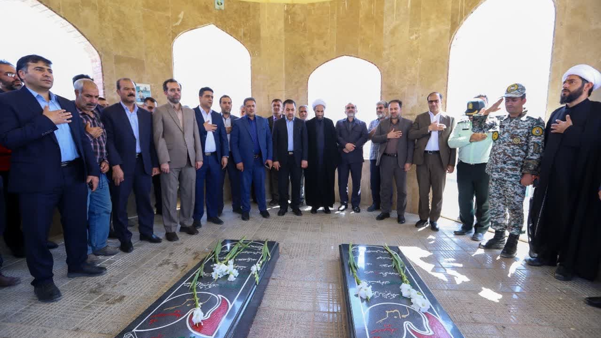 "تجدید پیمان و ادای احترام به مقام شامخ شهیدان"