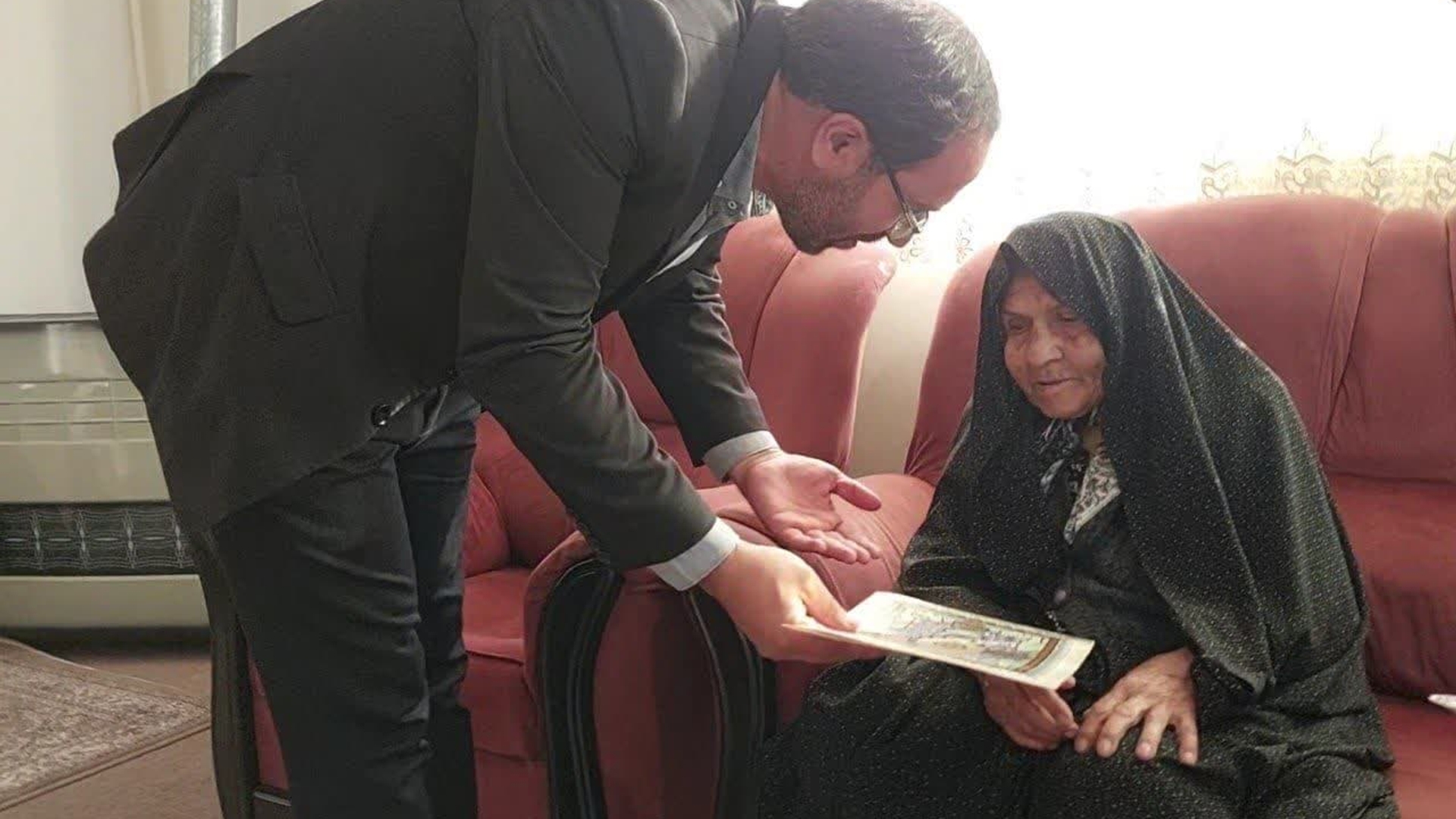 دیدار با مادر شهید رضا کبورانی