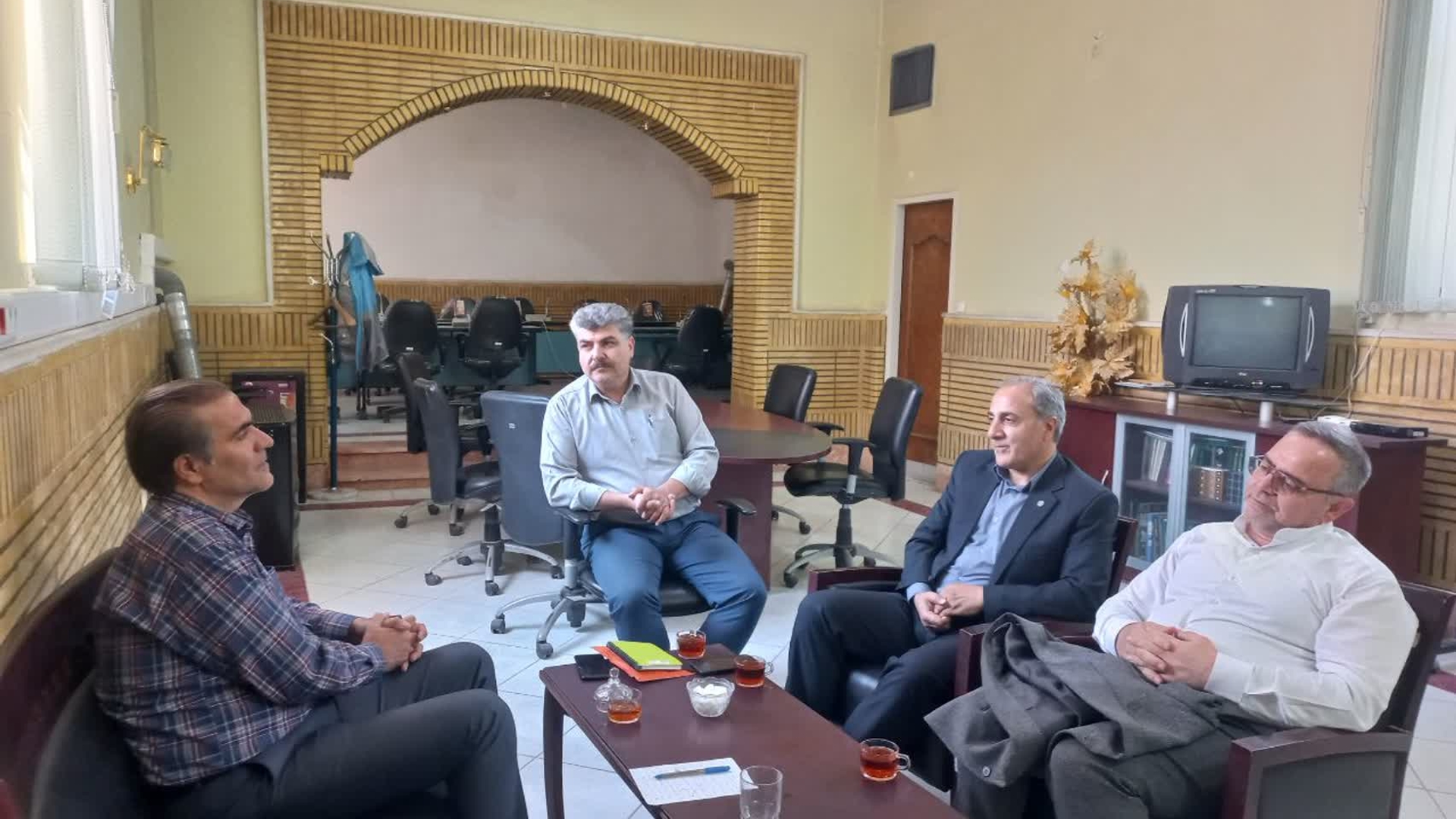 دیدار مدیر امور شعب صندوق قرض الحسنه امداد ولایت استان و رئیس کمیته امداد شهرستان زرندیه.