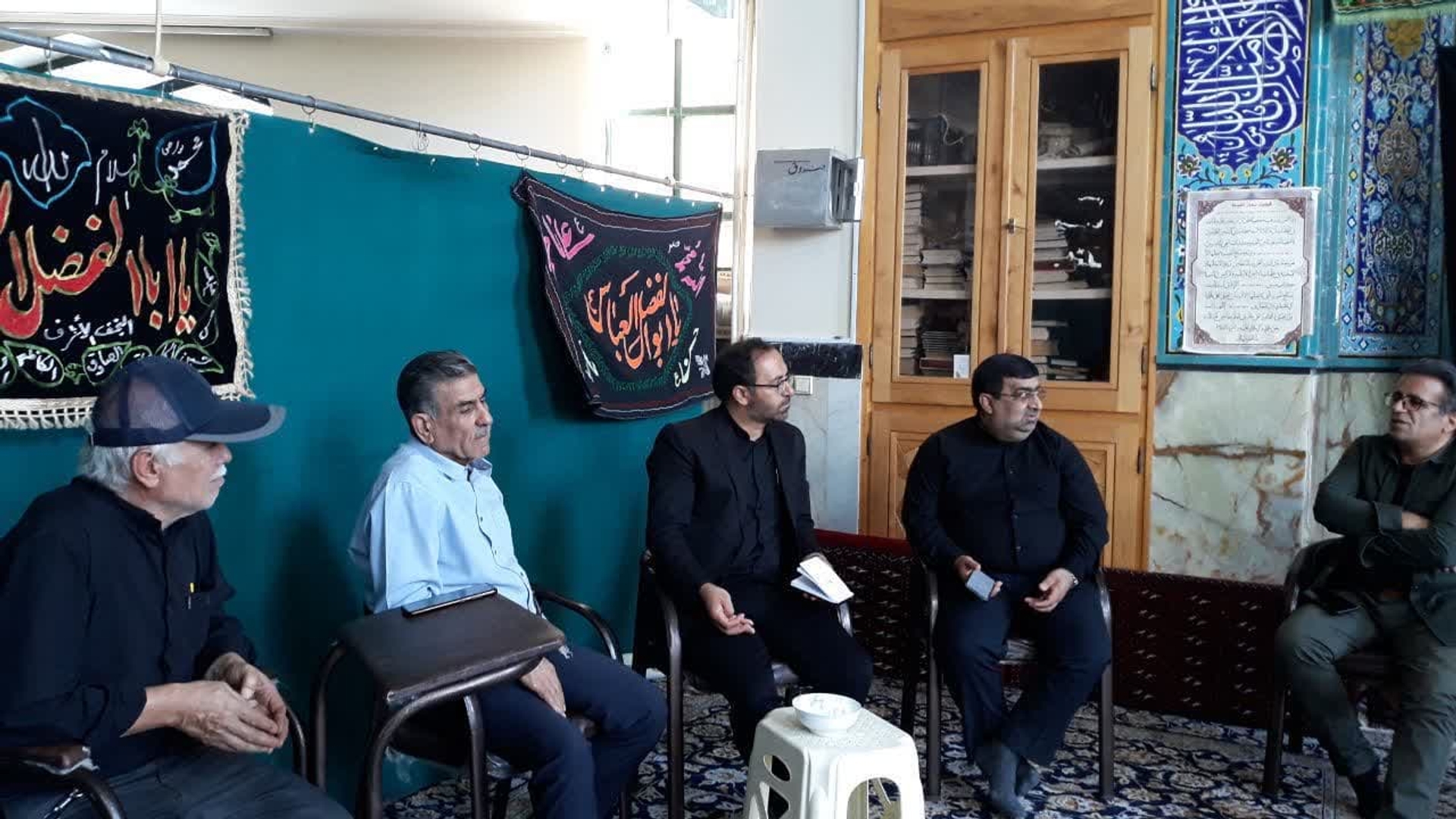 اتابکی سرپرست فرمانداری شهرستان تفرش با شورا، دهیار و خیرین و اعضای هیات امنا روستای کوهین نشست صمیمانه برگزار کردند.