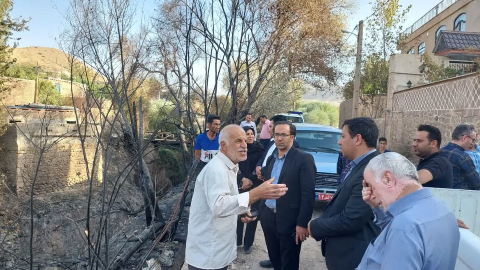 عصر امروز دکتر اتابکی سرپرست فرمانداری شهرستان به همراه درودیان بخشدار مرکزی، مدیر جهاد کشاورزی، مدیر منابع طبیعی، مدیر راهداری و حمل و نقل جاده‌ای، مدیر منابع آب و مدیر آب و فاضلاب شهرستان از روستای #جلایر بازدید نمودند.