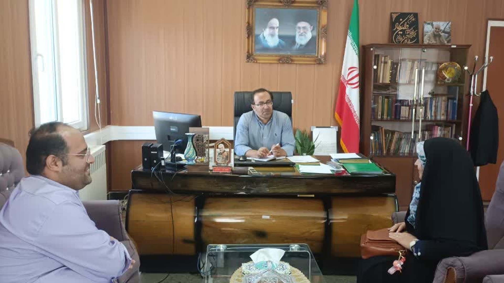 دیدار مردمی دکتر اتابکی سرپرست فرمانداری شهرستان با جمعی از شهروندان شهرستان تفرش و پیگیری مسائل و مشکلات مراجعین               :