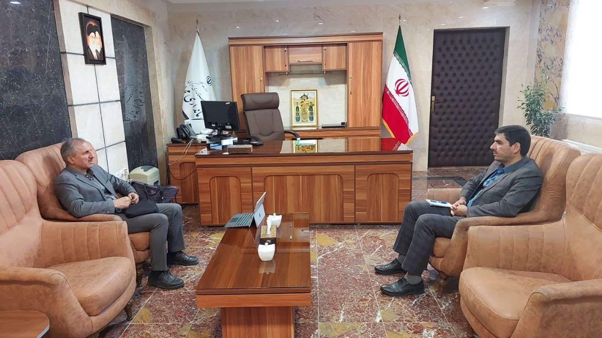 فرماندار محلات حل مشکلات مربوط به منابع آب شهرستان را در دستور کار خود قرار داد.