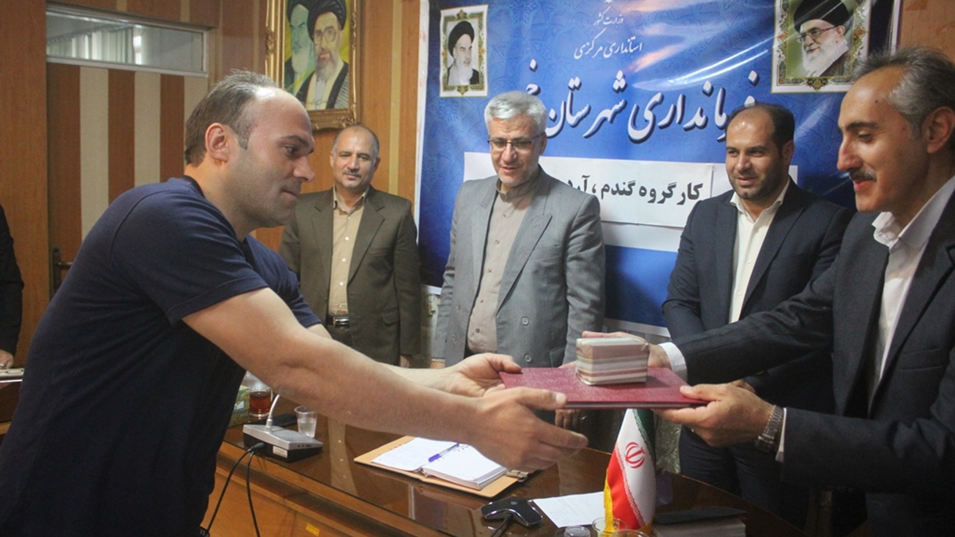 ششمین جلسه کارگروه گندم ، آرد و نان شهرستان خمین در سال 1402 برگزار شد