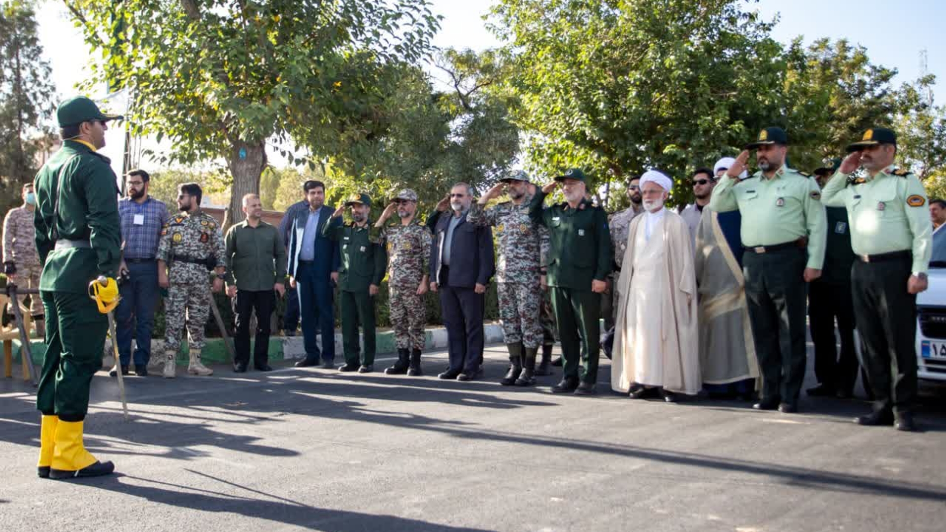 💠رژه اقتدار نیروهای مسلح استان مرکزی برگزار شد- جمهوری اسلامی با قدرت از امنیت خود دفاع می‌کند