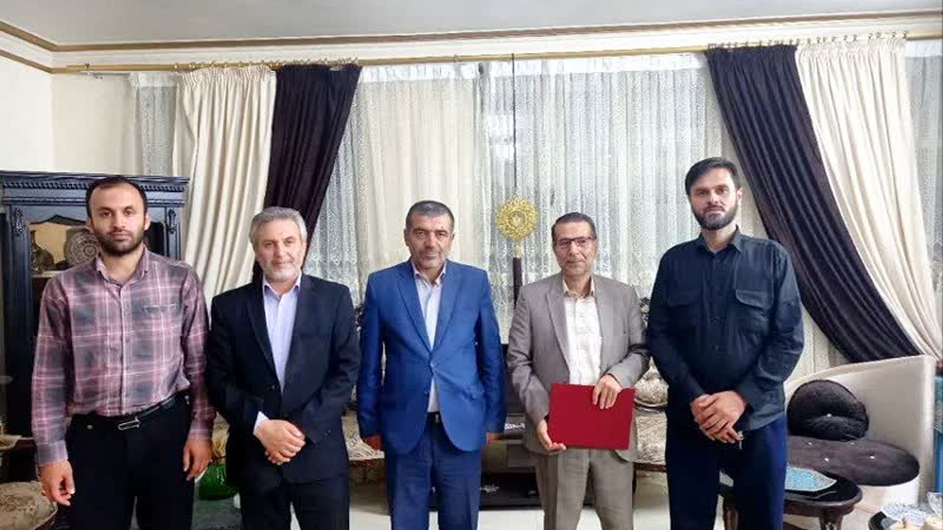 تجلیل از جانباز و آزاده سرافراز  و پر افتخارمیهن اسلامی جناب آقای علیرضا محمدیان