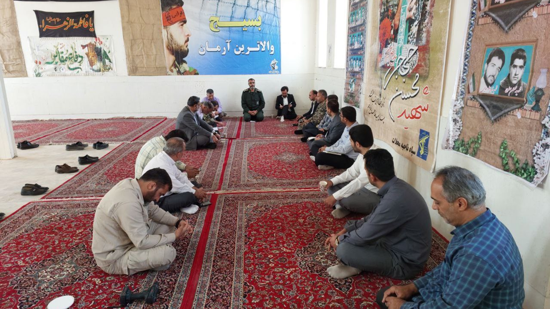 سومین جلسه ستاد بزرگداشت مراسمات دفاع مقدس و مقاومت شهرستان محلات در محل حسینیه نمایشگاه عطر لاله۳ در مرکز آموزش شهیدمحلاتی روستای ارقده برگزار شد.