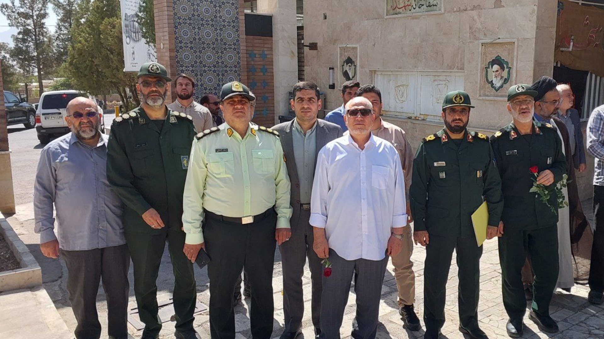 گلزار شهدای شهر محلات با حضور سرلشکر رحیم صفوی گلباران شد