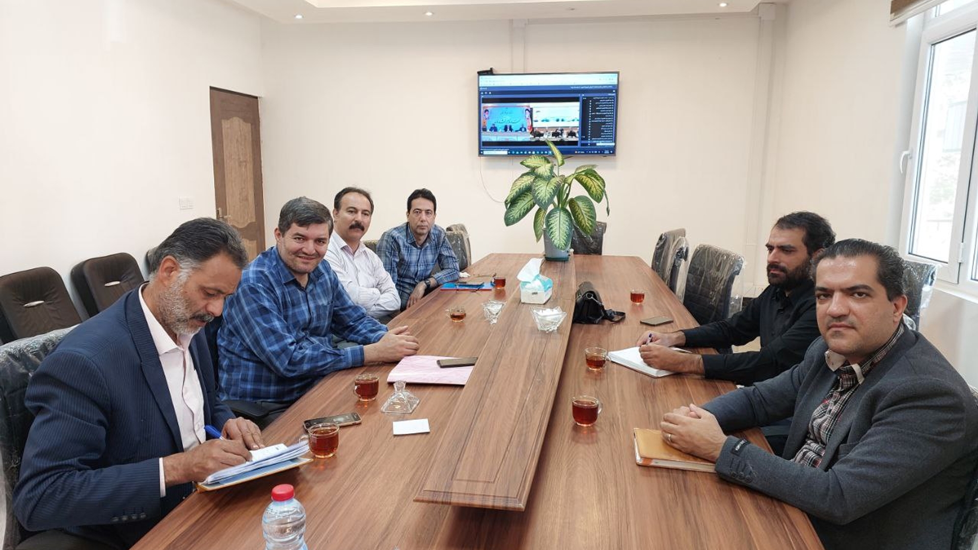 آیین آغاز سال زراعی ۱۴۰۳-۱۴۰۲ و چهارمین سال اجرای طرح جهش تولید در دیمزارها با حضور وزیر جهاد کشاورزی، تعدادی از مدیران این وزارتخانه و مسئولان ستاد اجرایی فرمان امام (ره) ، به صورت ارتباط برخط با مراکز استان‌ها در محل وزارت جهاد کشاورزی برگزار شد.