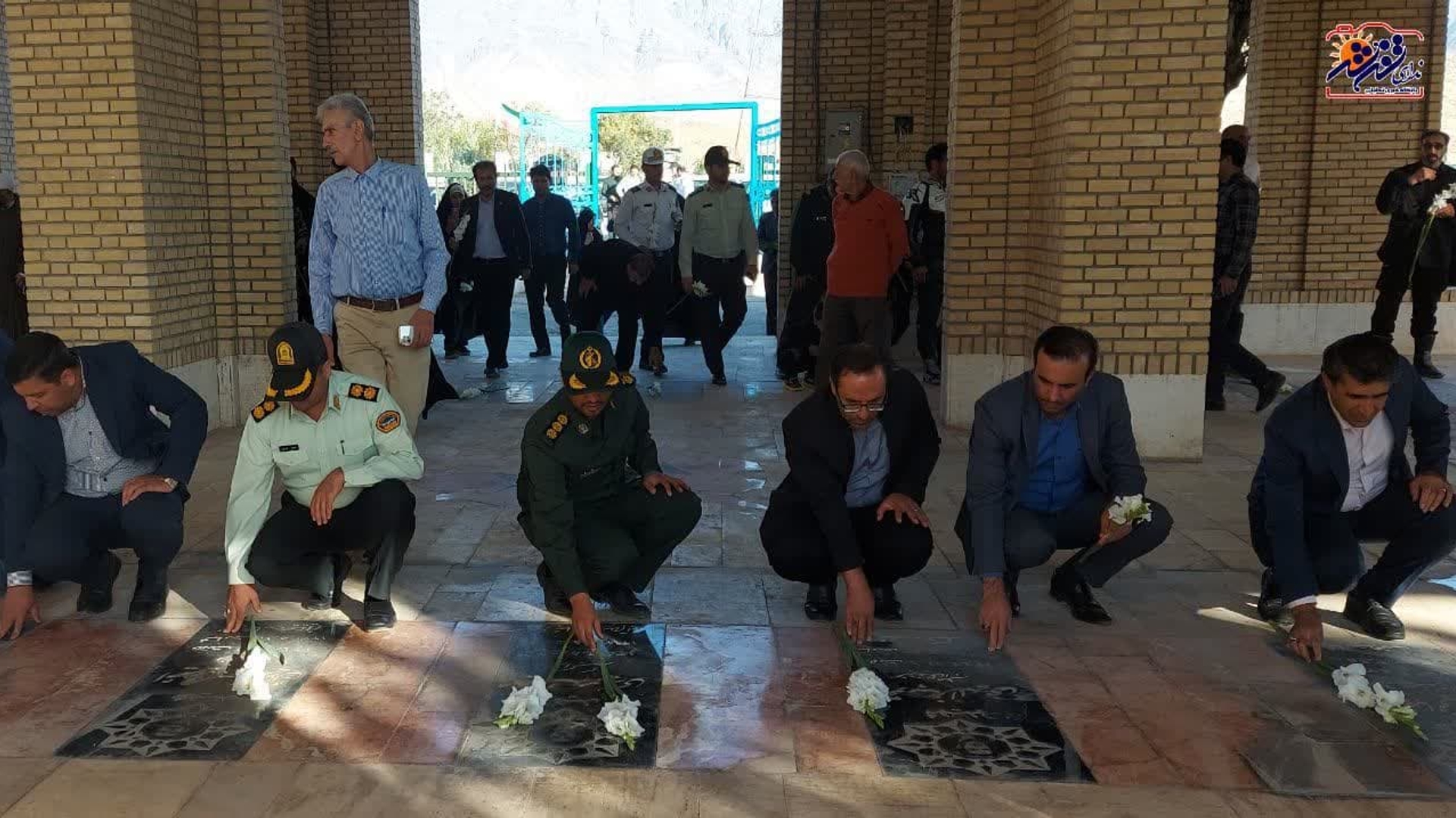 گلباران قبور مطهر شهدا              :