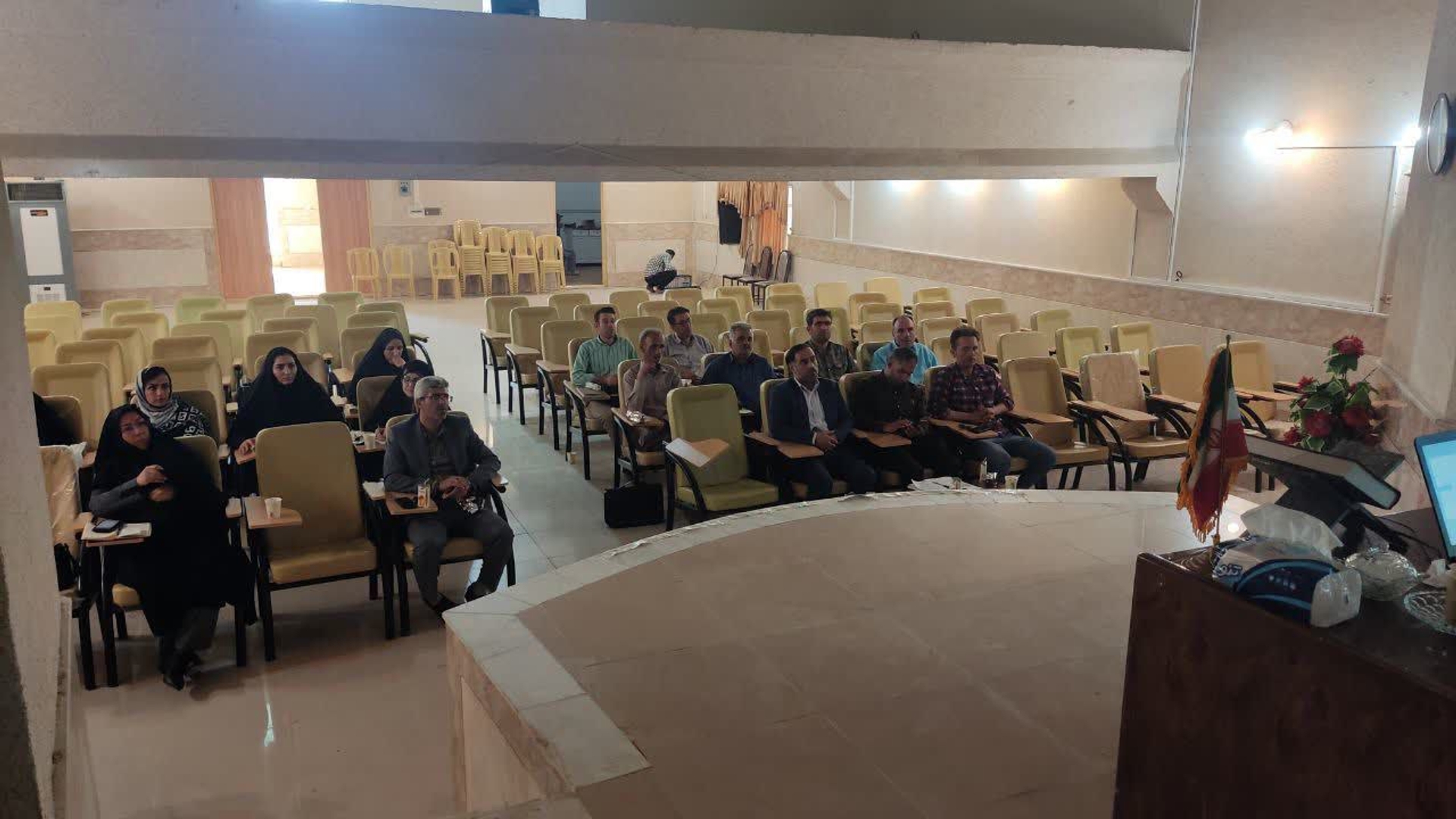 برگزاری کارگاه آموزشی با عنوان دوره های مشارکتی ویژه دهیاران بخش کمره شهرستان خمین