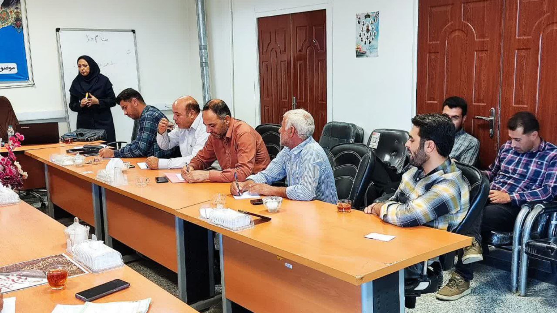 برگزاری کارگاه آموزشی با عنوان آیین نگارش و مکاتبات اداری ویژه دهیاران بخش ساروق شهرستان اراک