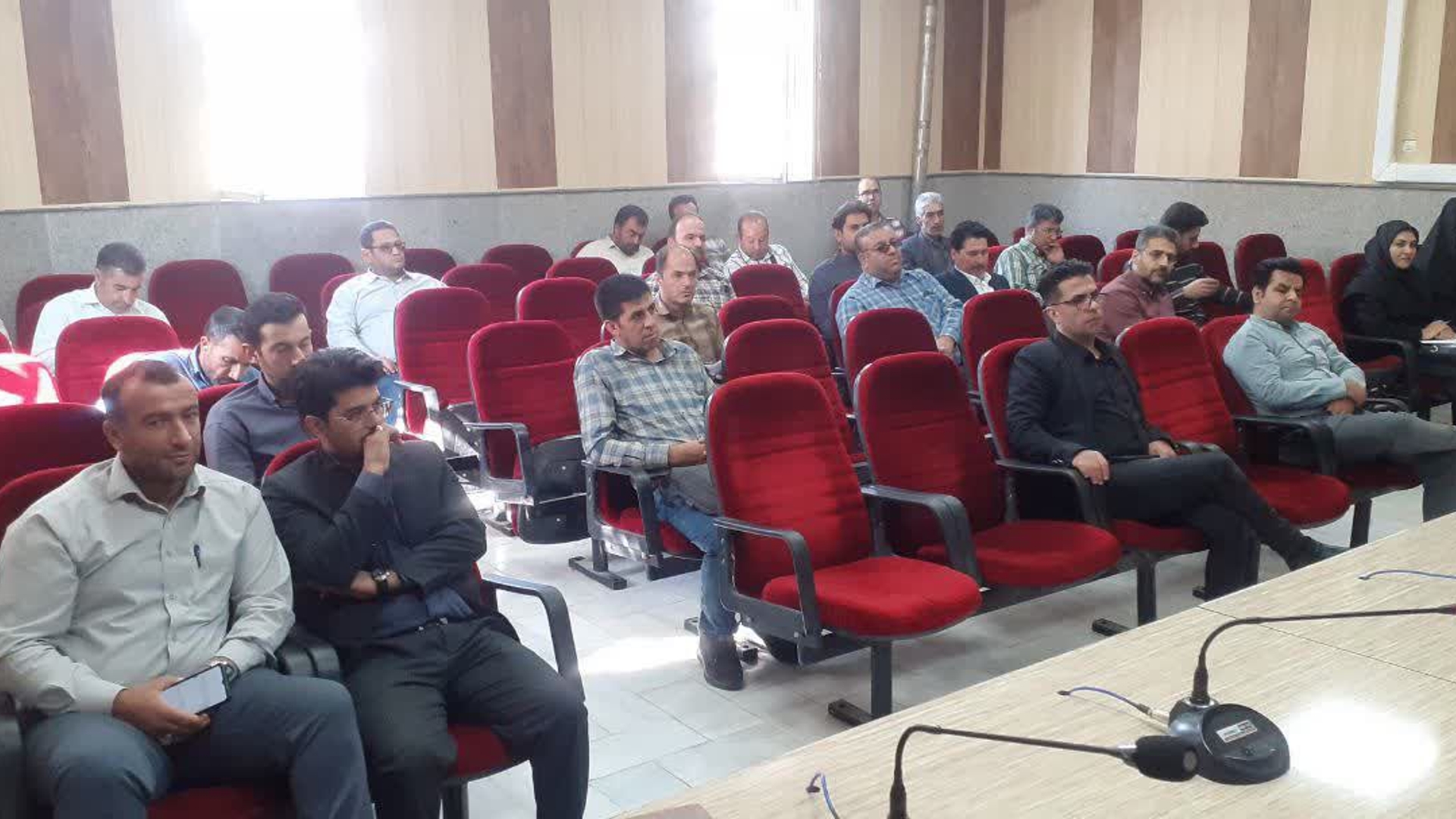 برگزاری کارگاه آموزشی با عنوان آیین نگارش و مکاتبات اداری ویژه دهیاران بخش زالیان شهرستان شازند