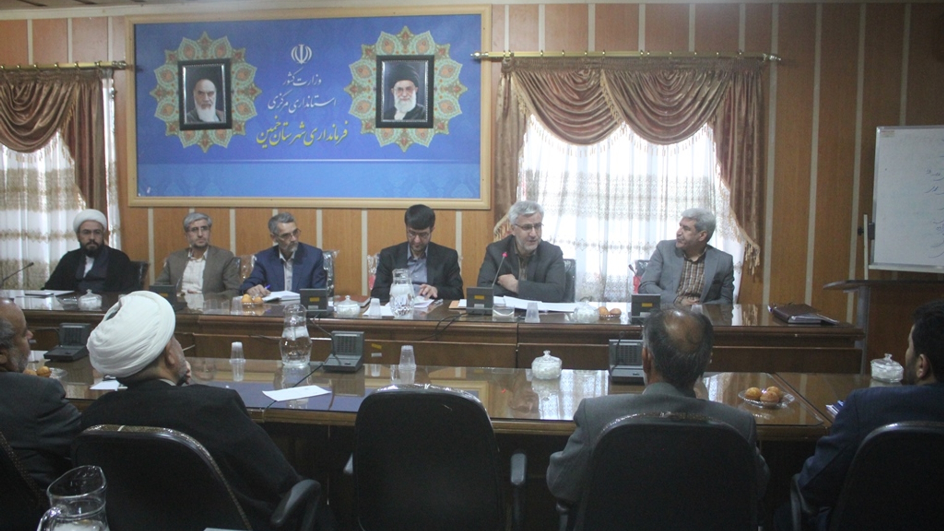 جلسه انتخاب معتمدين هيات اجرايي انتخابات 1402 شهرستان خمین برگزار شد