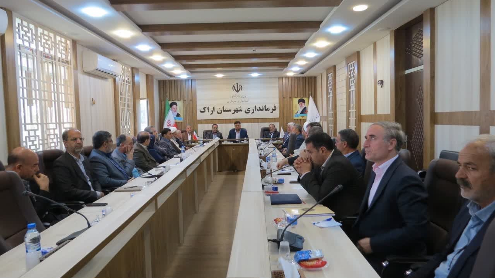 برگزاری جلسه تعیین اعضای هیات اجرایی دوازدهمین دوره انتخابات مجلس شورای اسلامی و  ششمین دوره مجلس خبرگان رهبری به ریاست  فرماندار شهرستان اراک برگزار گردید.