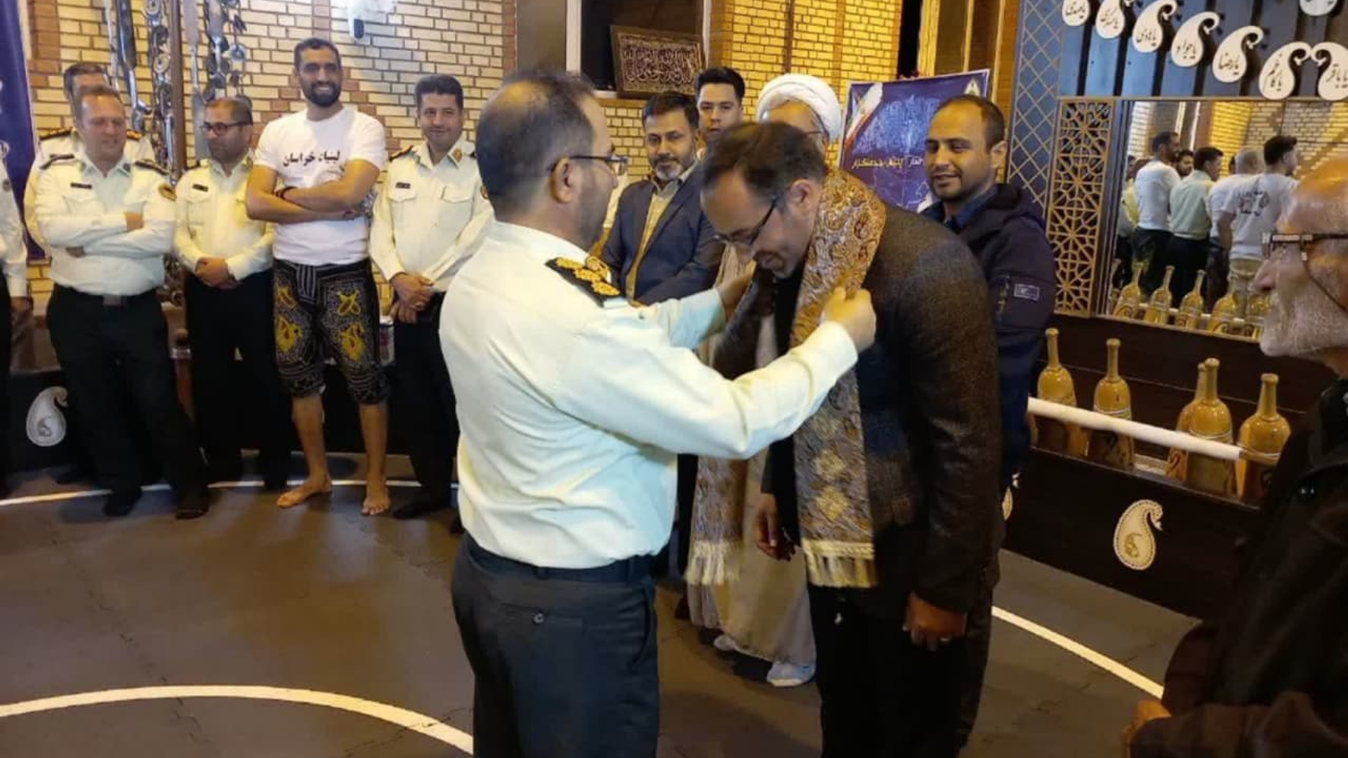 مراسم گرامی داشت هفته نیروی انتظامی و مدافعان امنیت ایران اسلامی علی الخصوص ۵۲ شهید نیروی انتظامی در سال جاری، با حضور اتابکی سرپرست فرمانداری، حجت‌الاسلام اجرائی امام جمعه، درودیان بخشدار مرکزی، مویدی معاون فرماندار، سرهنگ فراهانی فرمانده نیروی انتظامی، سرهنگ پاسدار میرهادی فرمانده ناحیه مقاومت و جمعی از کارکنان نیروی انتظامی و مردم ولایت مدار تفرش در زورخانه امام علی برگزار شد.