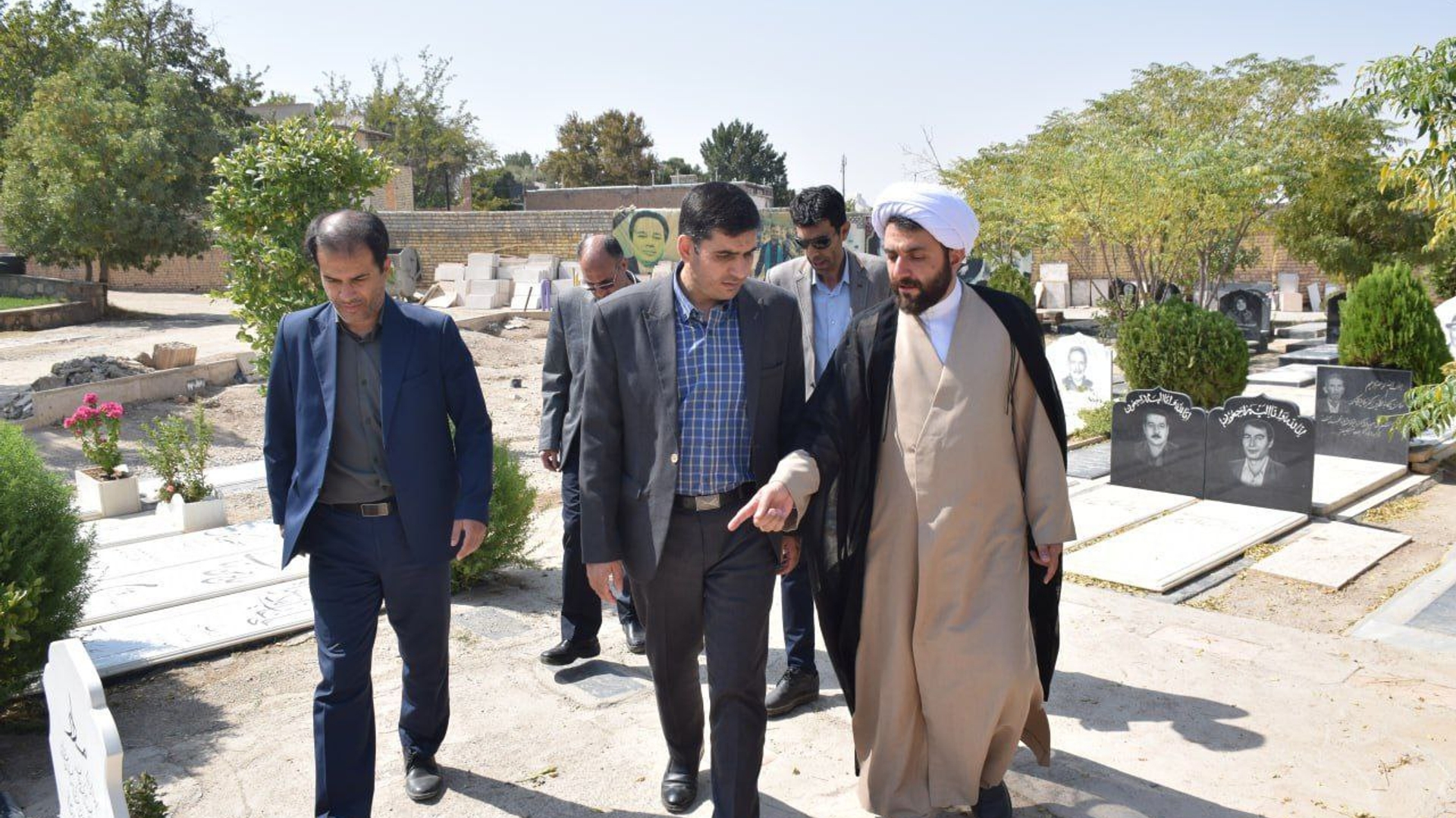 بررسی میدانی آرامستان امامزاده صالح (ع) نیم ور