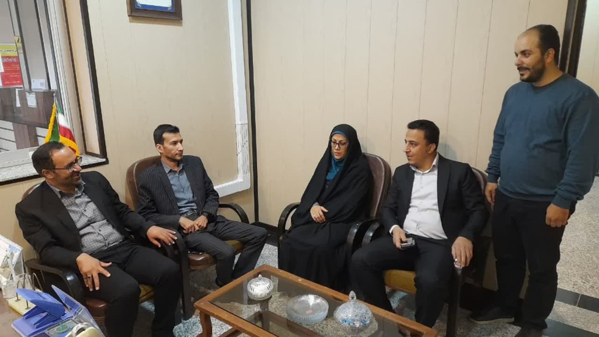 بازدید اتابکی سرپرست فرمانداری شهرستان به همراه کارشناسان فرمانداری از اداره پست شهرستان