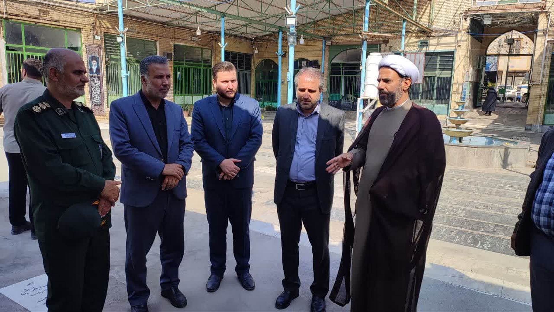 بازدید مهدی الیاسی معاون استاندار و فرماندار ویژه شهرستان ساوه از روند مرمت و بازسازی امام زاده سید ابورضا (ع)