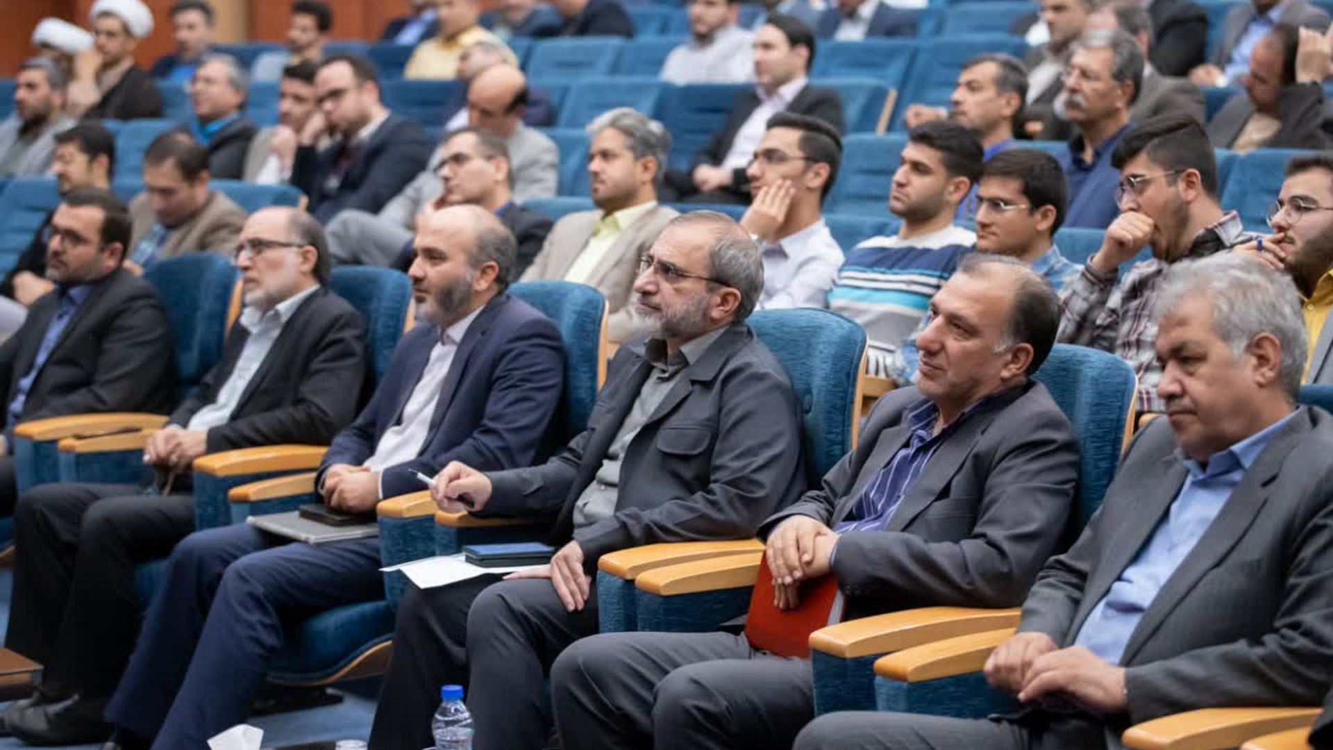 اولین گردهمایی اندیشمندان جوان استان