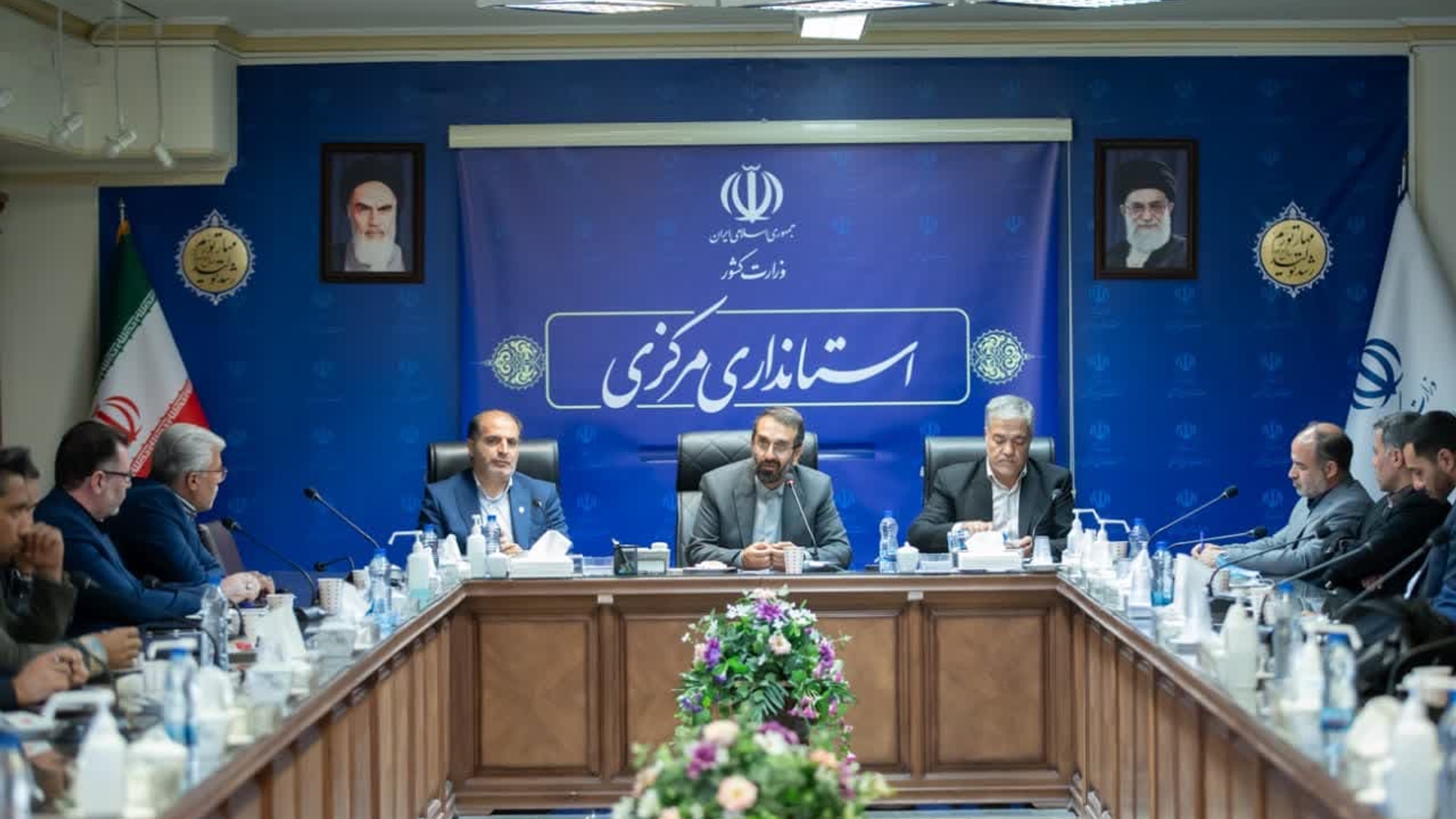 مردم در همه صحنه‌ها از مسئولین جلوتر هستند- هر برگ رأی تیری به قلب دشمن است