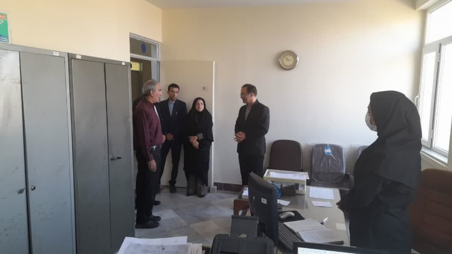 بازدید سرزده اتابکی سرپرست فرمانداری شهرستان تفرش از برخی ادارات اداره ورزش و جوانان، اداره آب و فاضلاب، کمیته امداد و تعدادی از نانوایی های سطح شهر