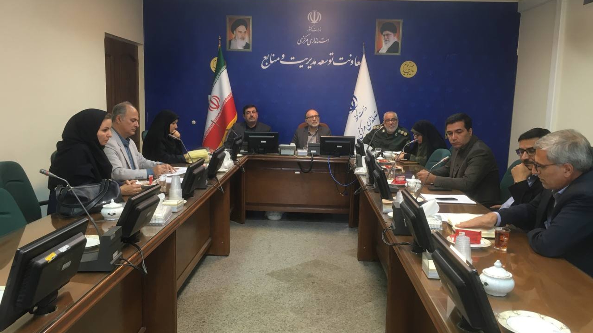 برگزاری جلسه هماهنگی و پیگیری مسائل مربوط به بیمه و هزینه های طرح پژوهشی فاز 1 و 2 دانشنامه دفاع مقدس