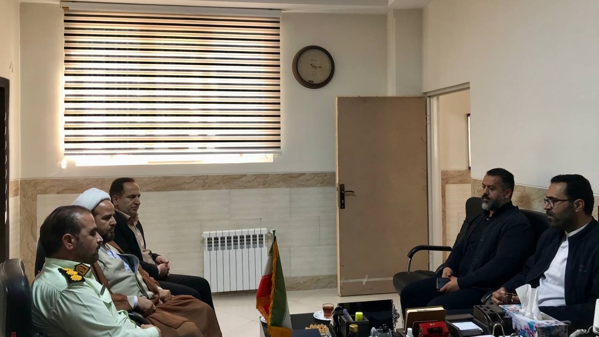 نشست با رئیس زندان‌های اراک