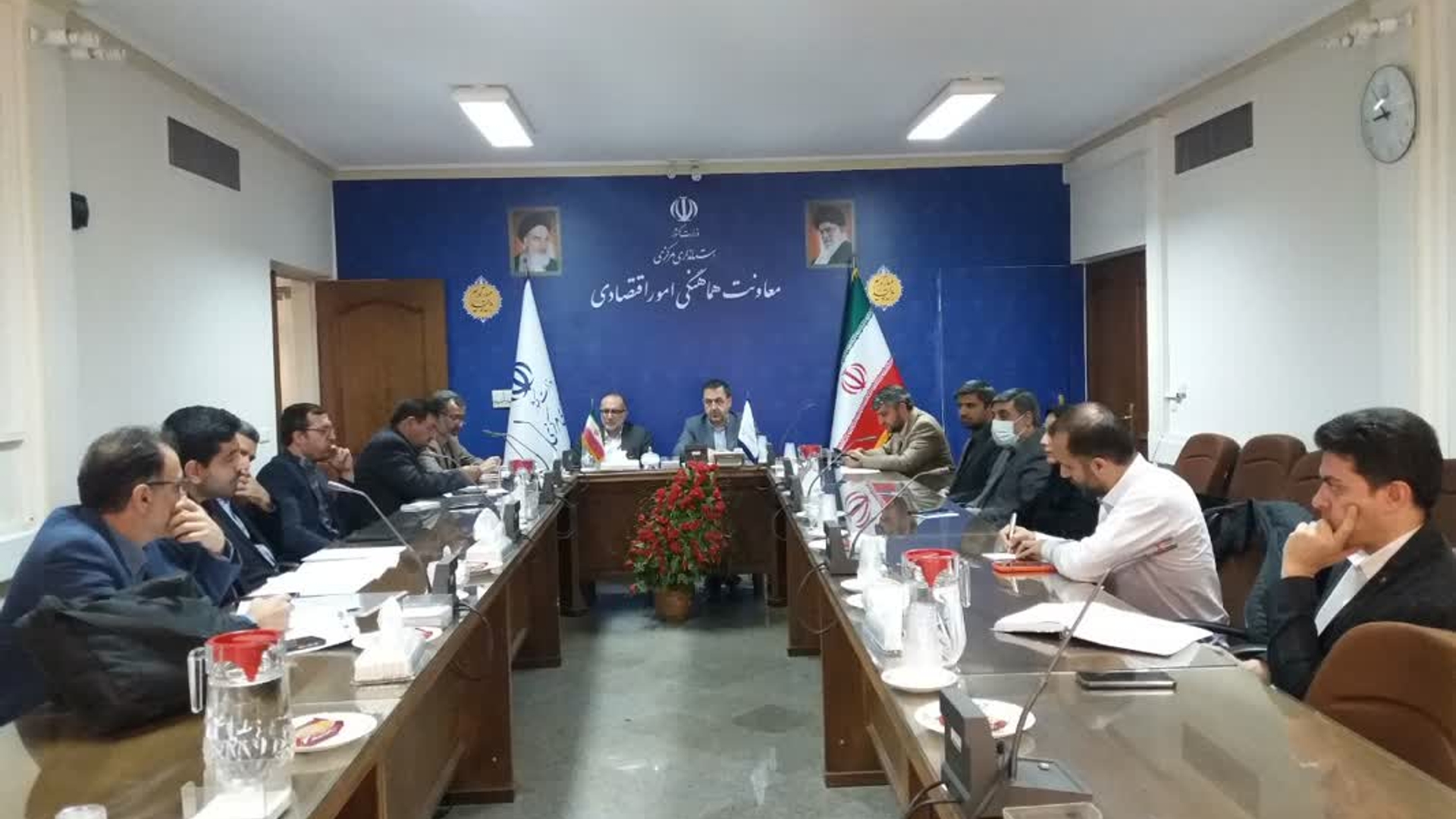 احیای صندوق پژوهش وفناوری استان در اسرع وقت پیگیری شود.
به منظور رفع مشکلات واحیای صندوق پژوهش وفناوری استان جلسه ای به ریاست میرزاخانی معاون هماهنگی امور اقتصادی وتوسعه منطقه ای وبا حضور آل یاسین معاون توسعه مدیریت ومنابع استانداری وسایر اعضای مرتبط برگزار شد.
در این جلسه مقرر شدفرایند احیای صندوق که نقش اساسی در اکوسیستم فناوری وتوسعه شرکت های دانش بنیان دارد در زمانی محدود ومشخص پیگیری واقدام شود.
سه شنبه ۱۴۰۲-۰۸-۱۶