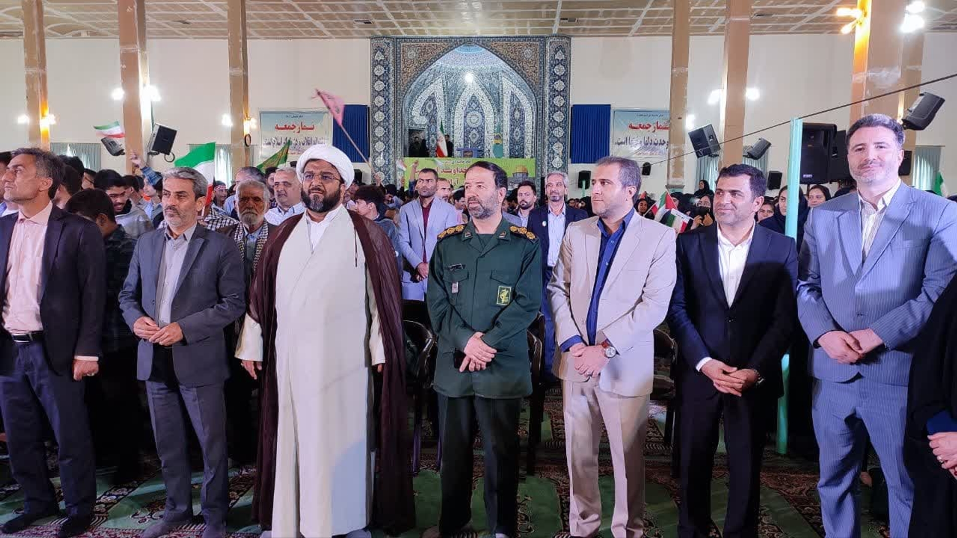 اجتماع بزرگ مردمی به مناسبت یوم الله ۱۳آبان با حضور پرشور و گسترده نوجوانان، جوانان، دانش آموزان، دانشجویان، مردم و مسئولین شهرستان ساوه