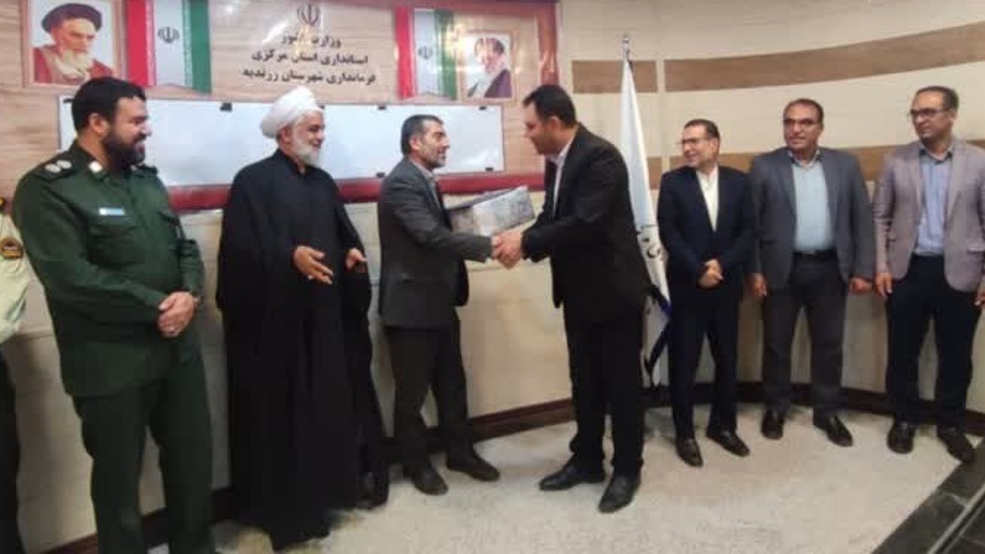 تقدیر از فرماندار و معاون سیاسی در شورای آموزش و پرورش