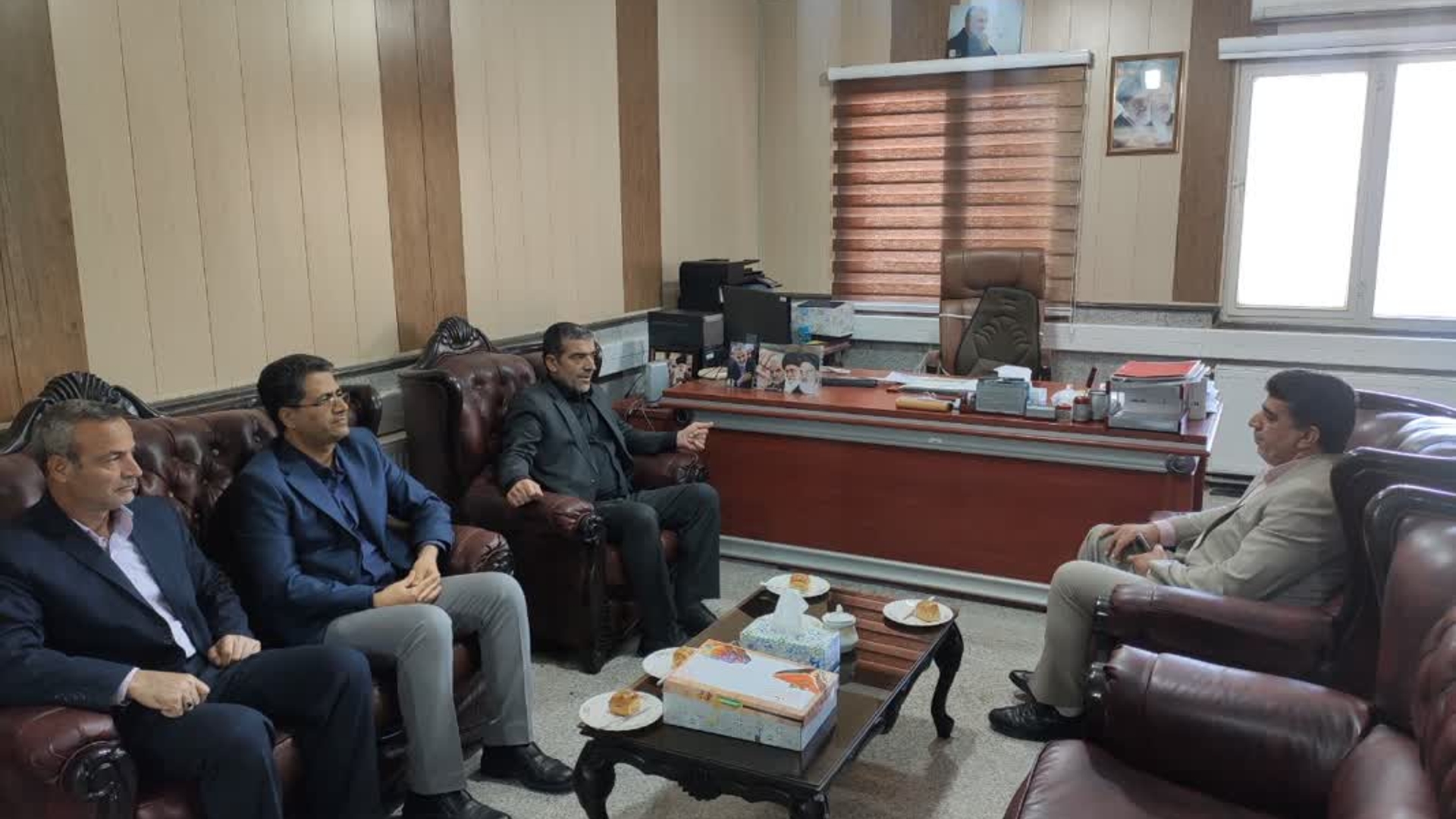 دیدار فرماندار با مدیر کل ثبت احوال استان