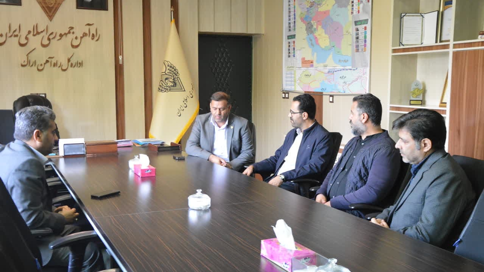 نشست با مدیرکل راه آهن استان.